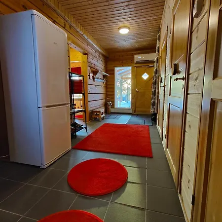 营地 伊纳利湖移动小屋露营地