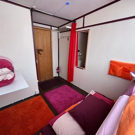 营地 伊纳利湖移动小屋露营地 2*