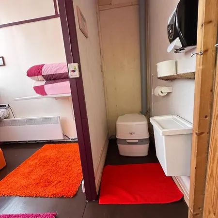 伊纳利湖移动小屋露营地 伊纳利