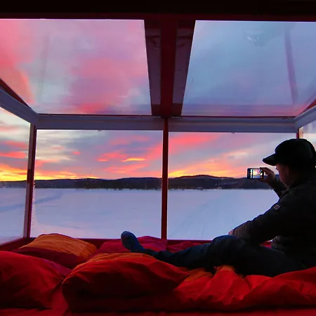 レイク モバイル キャビンズ キャンプ場 2*