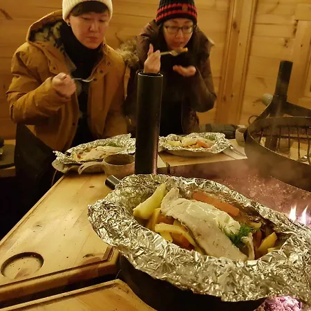 伊纳利湖移动小屋露营地 营地 2*