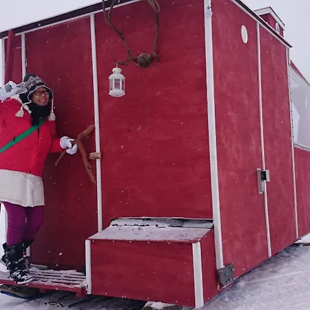 レイク モバイル キャビンズ 2* イナリ