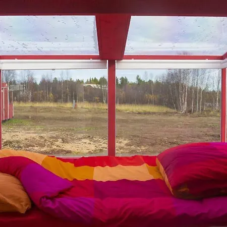 伊纳利湖移动小屋露营地 2*